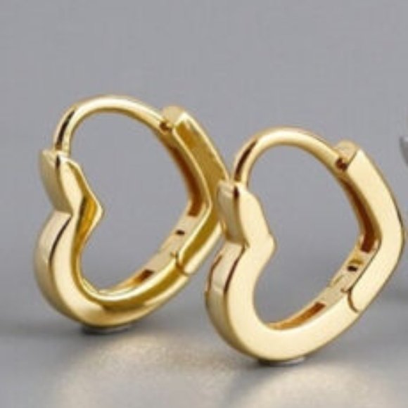 New 18k Gold Plated 925 Silver Heart Huggie Earrings - Picture 2 of 3